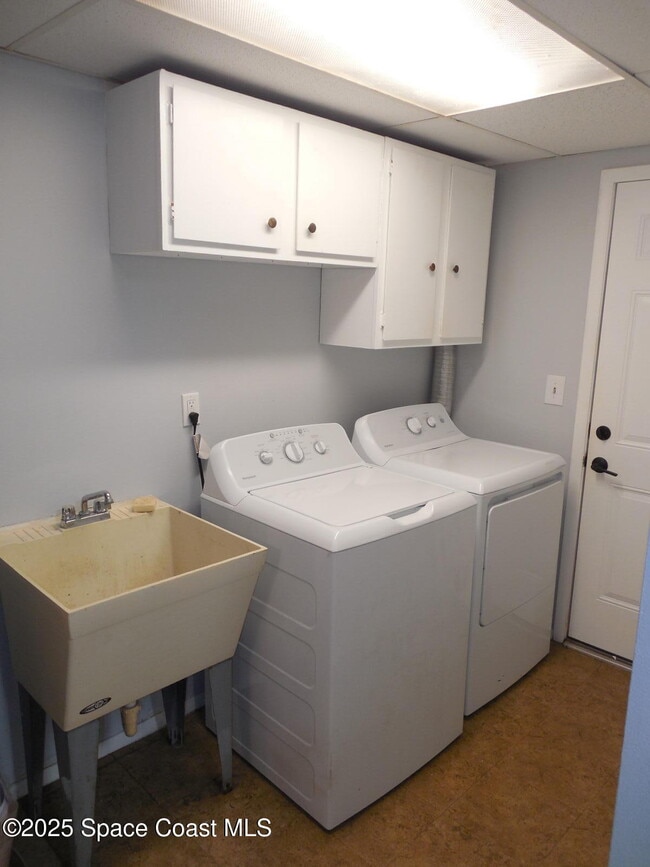 Building Photo - 345 Ocean View Ln