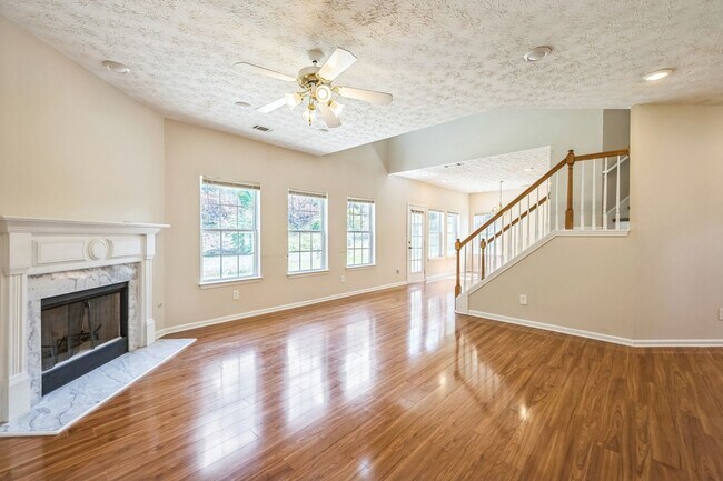 Building Photo - Spacious 4BR House in Lawrenceville