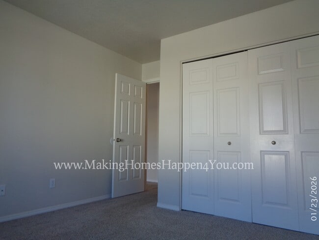 Building Photo - 7475 Parkplace Dr NE