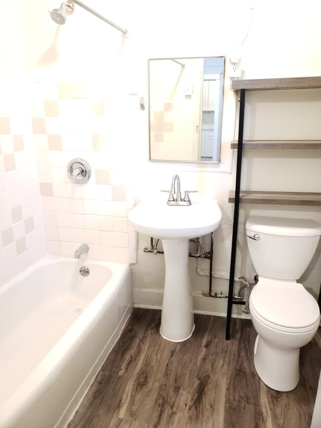 Building Photo - 3510 N Broadway