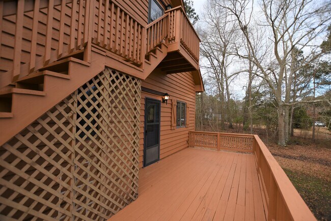 Building Photo - 45 Lookout Point