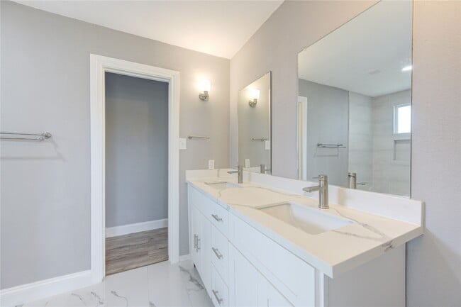 Building Photo - 12215 Monticeto Ln