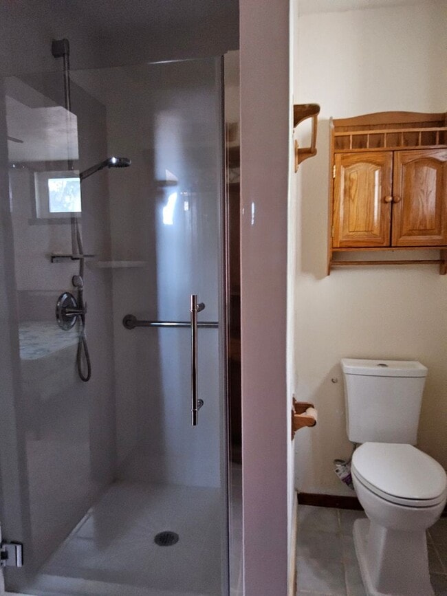 Building Photo - 3 Bedrooms, 2 Bath Home for Rent