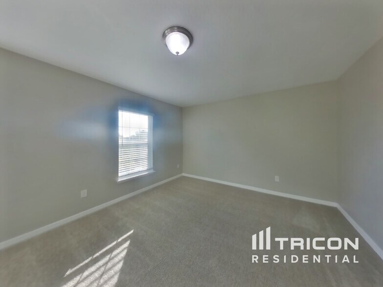 Building Photo - 5363 Suncatcher Dr
