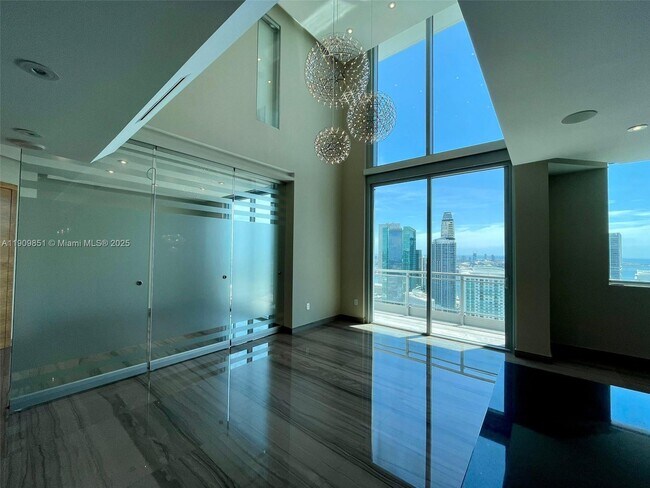 Building Photo - 92 SW 3rd St