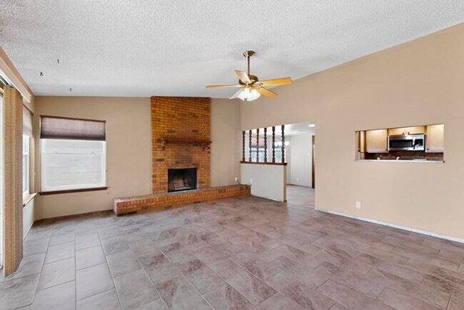 Building Photo - Picture Perfect 3 Bedroom Home in Southeas...