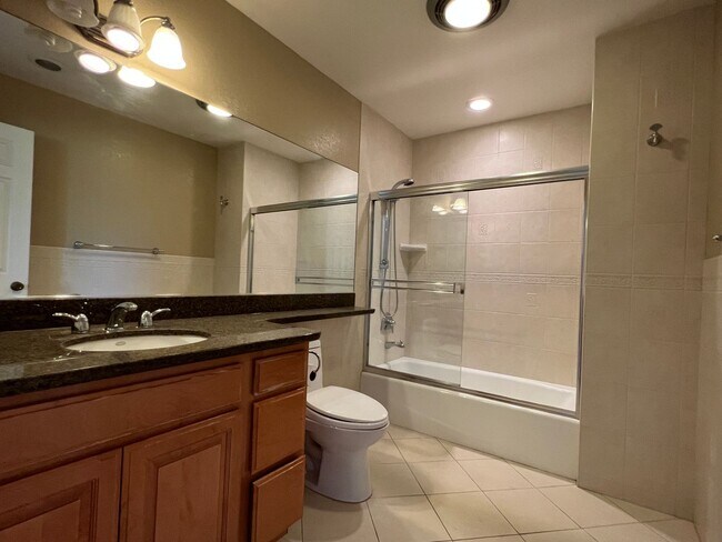 Building Photo - 6556 Idlebrook Ct