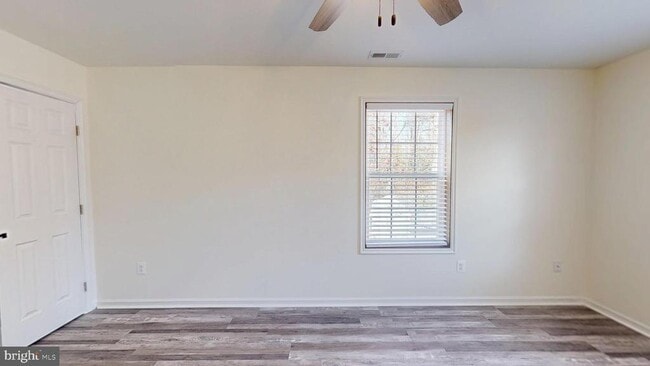 Building Photo - 40750 King Dr