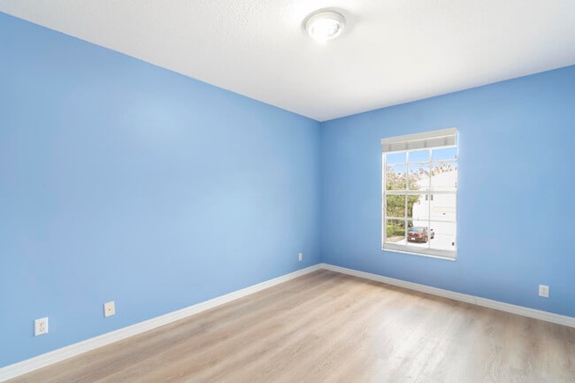 Building Photo - 4535 Thornwood Cir