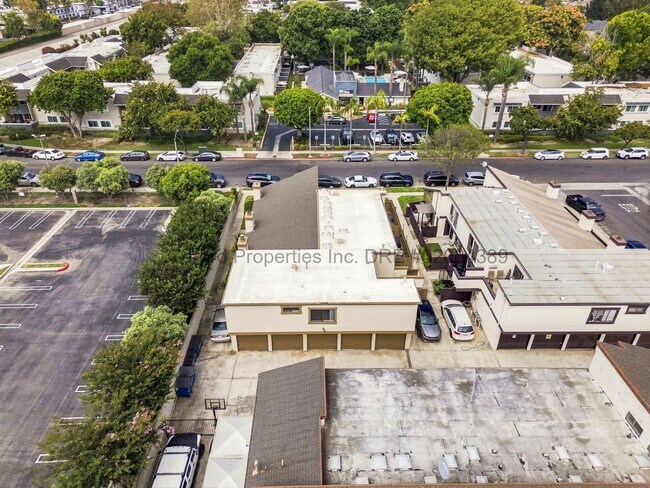 Building Photo - 16762 Viewpoint Ln