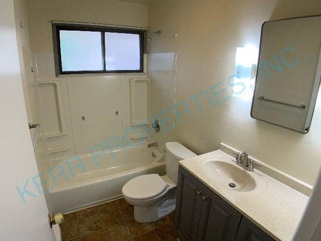 Building Photo - Charming 2-Bedroom Multiplex in the Heart ...