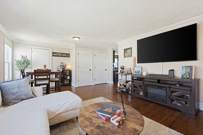 Building Photo - 48 Calumet St