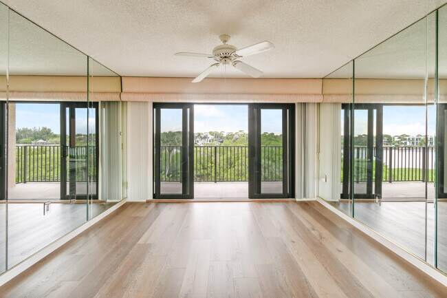 Building Photo - 1701 Marina Isle Way