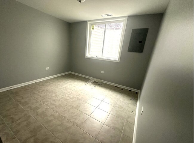 Building Photo - 423 S Westmore-Meyers Rd