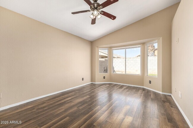 Building Photo - 8642 W Laurel Ln