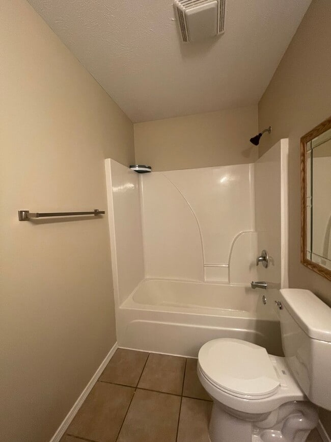 Building Photo - Executive Rental in Willard School District