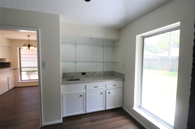 Building Photo - 1819 Fall Meadow Dr