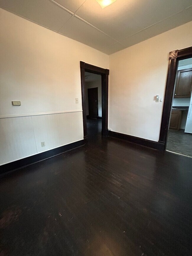 Building Photo - One Bedroom Apartment on La Crosse Northside