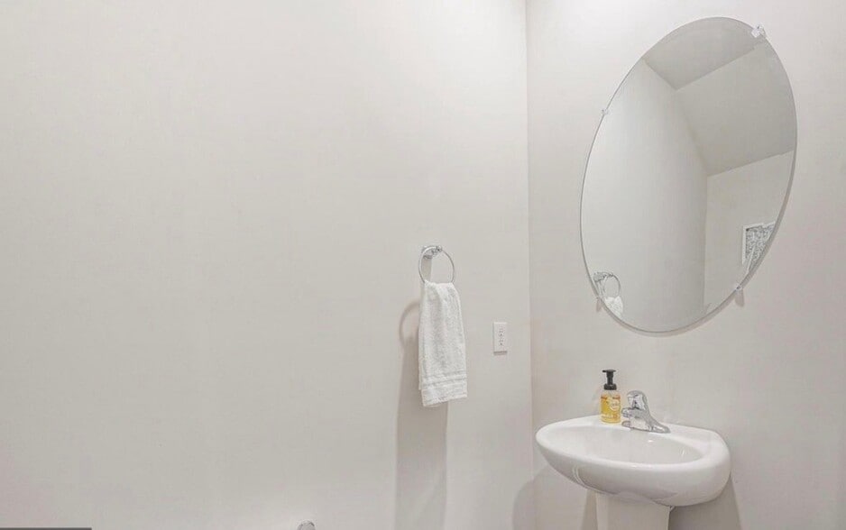 Building Photo - 321 Mazzeo Dr