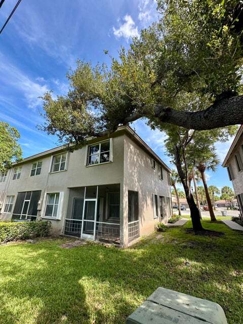 Building Photo - 20971 Via Azalea