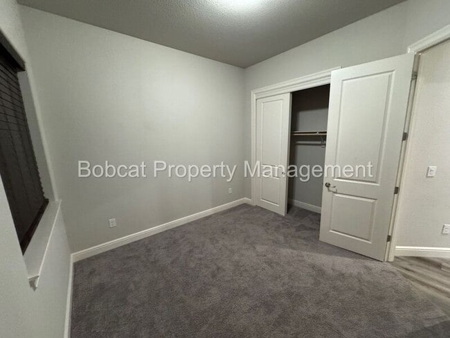 Building Photo - 925 Cranfield Ct