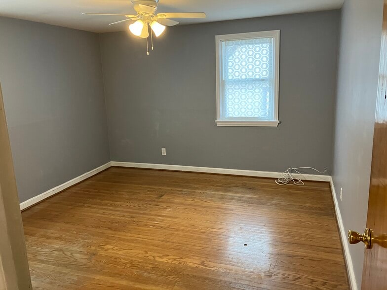 First bedroom - 147 Winstead Rd