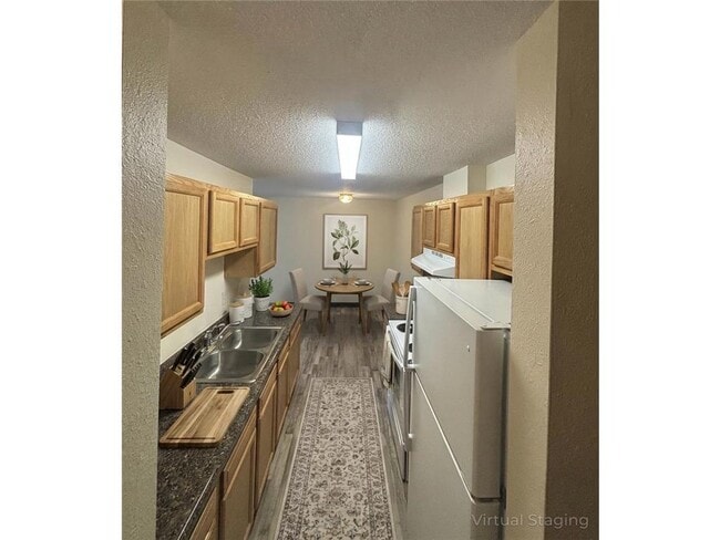 Building Photo - 720 Melody Ln