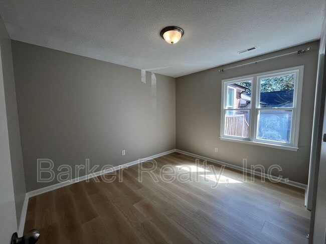 Building Photo - 4608 Brockton Dr