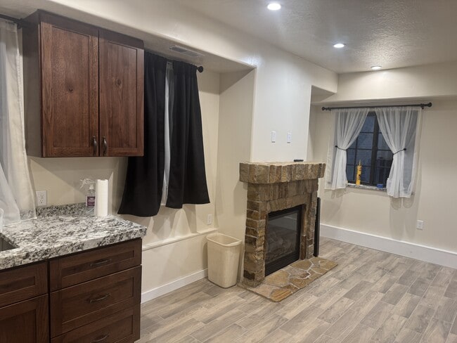 Building Photo - 4621 Locust Ln E