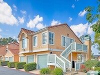 Building Photo - Great 3B/2BA Townhome in Oceanside!
