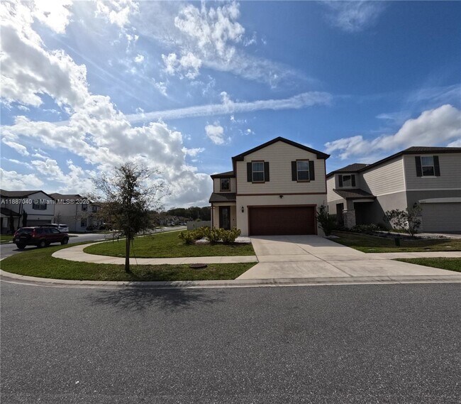 Primary Photo - 2647 E Lake Pointe Dr