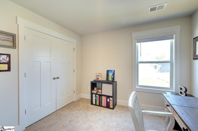 Building Photo - 542 Silverado Ave