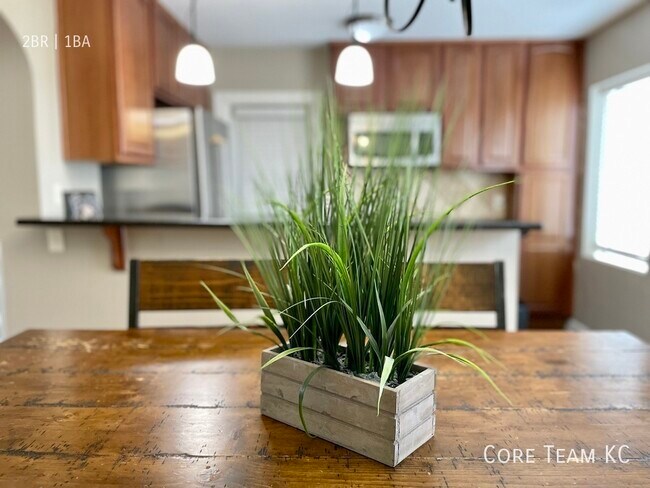 Building Photo - 1107 W 45th St