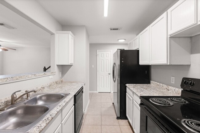Building Photo - 3016 La Estancia Ln