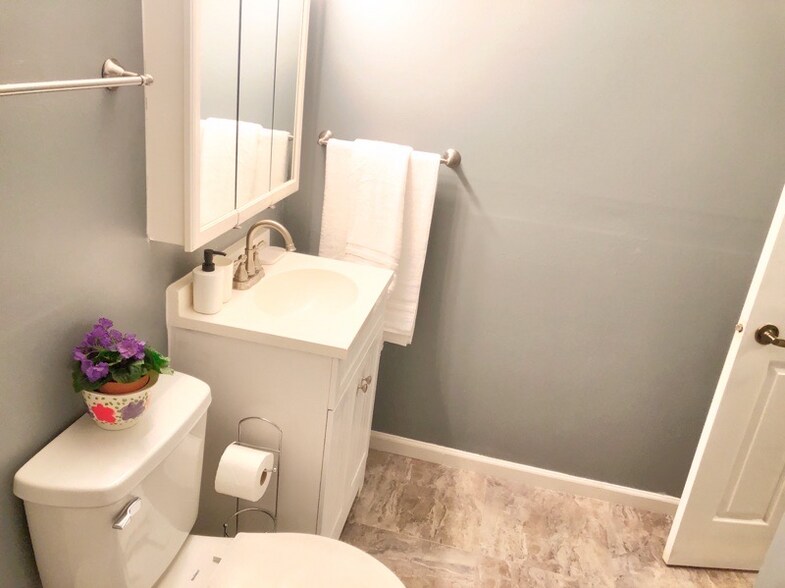 Building Photo - 5914 Harshmanville Rd