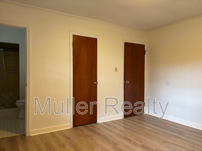 Building Photo - 7320 Westridge Dr