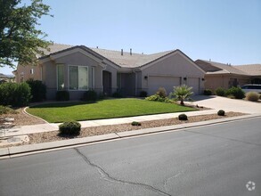 Building Photo - Single Level Home in Sun River With Golf C...