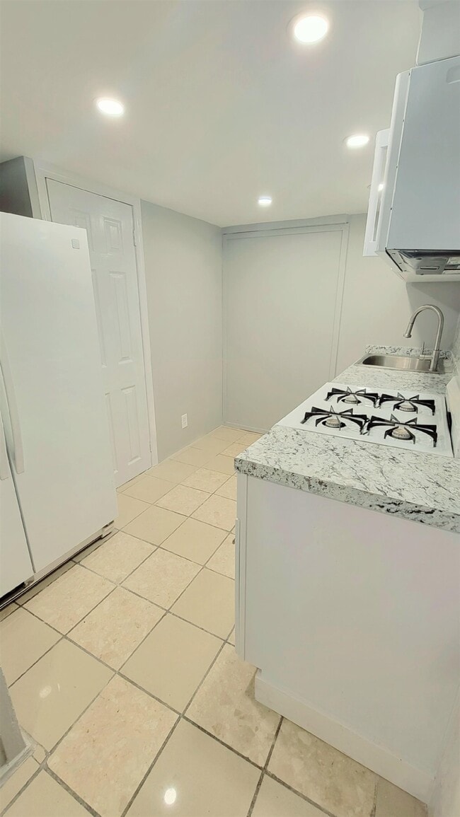 Building Photo - 3158 John F. Kennedy Blvd