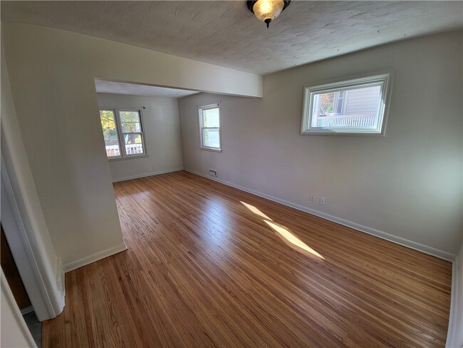 Building Photo - 59 Pinnacle Rd