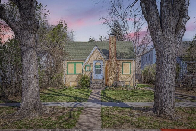 Building Photo - 520 S Loomis Ave