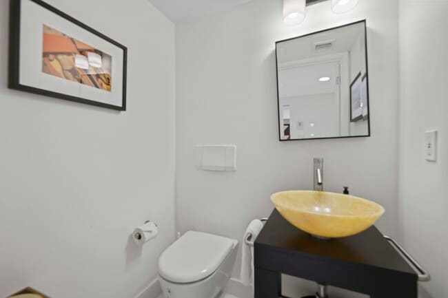 Building Photo - 3140 S Ocean Blvd