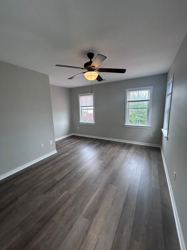 Building Photo - Available Now! | Spacious 4-Bedroom Home | Close to VCU