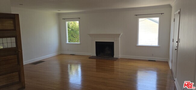 Building Photo - 1204 Hilldale Ave
