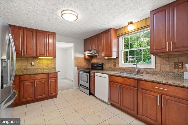Building Photo - 8084 Winding Way Ct