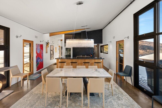 Building Photo - 2700 Juniper Hill Rd