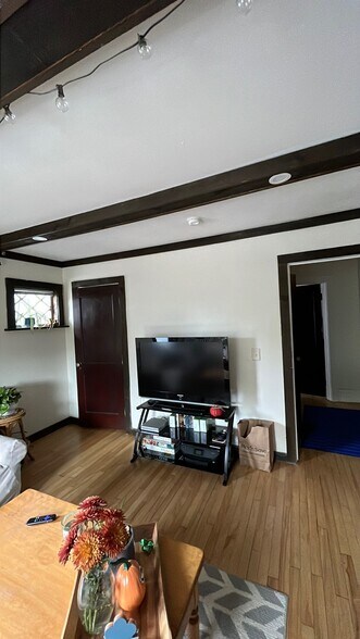 Building Photo - 315 N Blair St