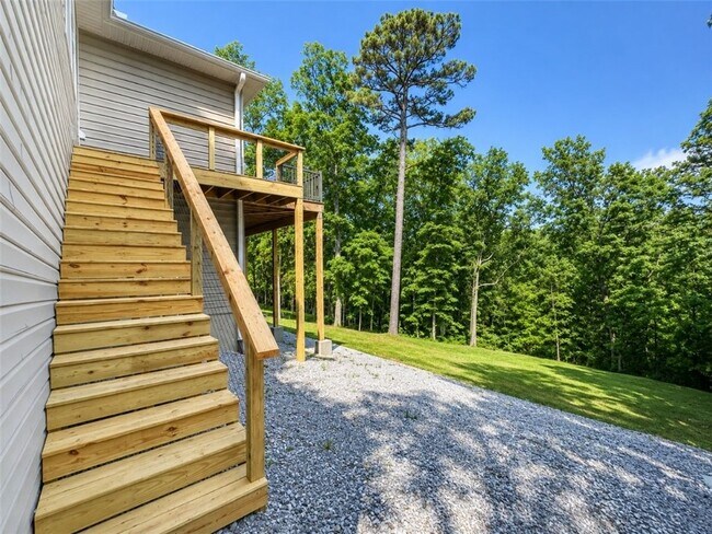 Building Photo - 28 Fleetwood Dr