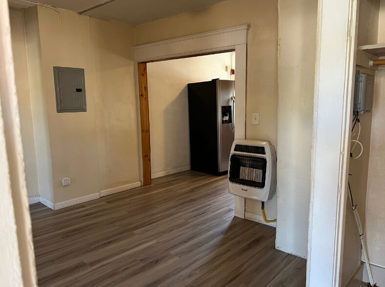 Building Photo - 60 Rathbun St