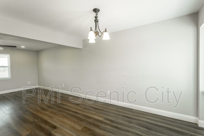 Building Photo - 8128 Fallen Maple Dr