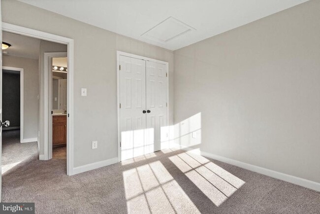 Building Photo - 853 Gallows Ct